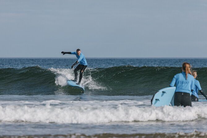 Surfing Class in Cullen Bay - Group Size and Atmosphere
