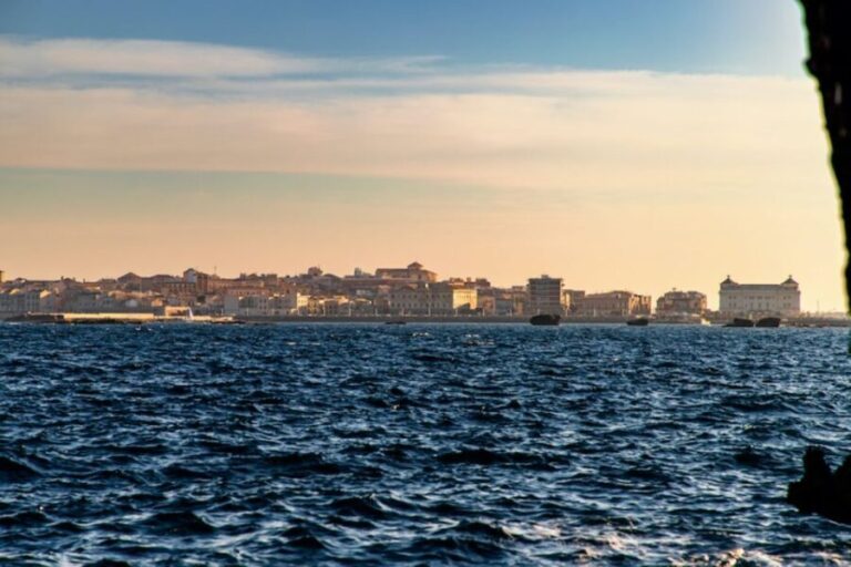 Syracuse: Ortigia Island Boat Tour with Lunch and Wine - The Experience in Detail