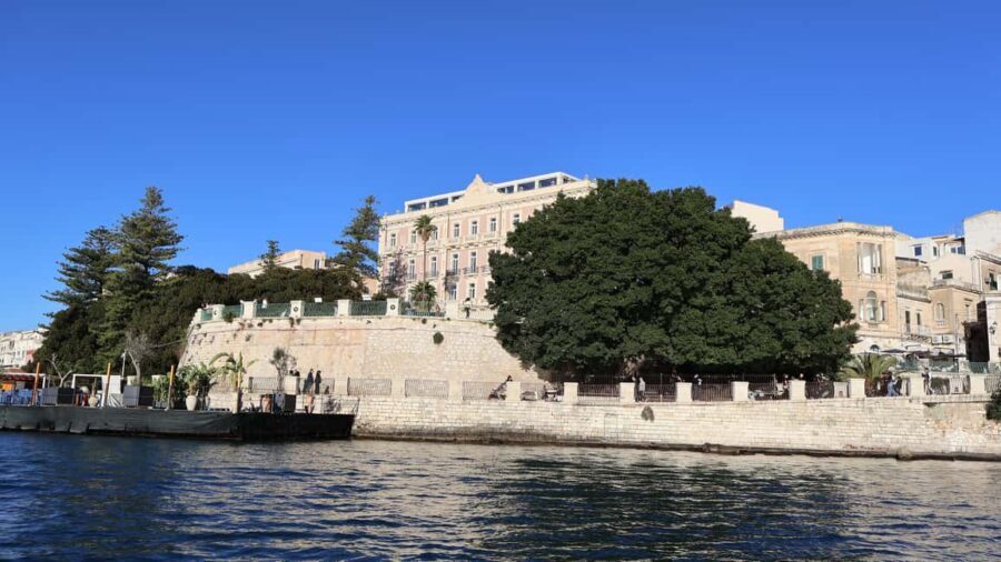 Syracuse:Ortigia, Sea Caves Winter Boat Tour + Tea & Blanket - The Route and Highlights