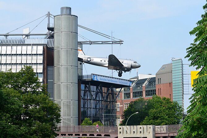 Take the U Train: An Audio Story of Berlin's Oldest Elevated Railway Line - The Practical Side: Timing, Cost, and Experience