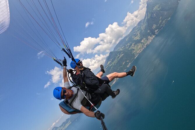 Tandem Paragliding Flight in the Lucerne Region - The Highlights of Flying Over Lucerne