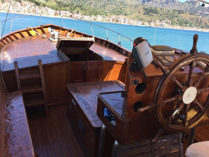Taormina: Boat Tour to Taormina & Giardini Naxos with Drink - What to Expect During the Tour