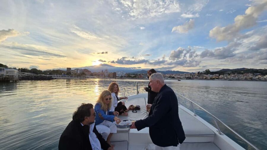 Taormina: Sunset Boat Tour with Aperitif - The Experience and the Vibe