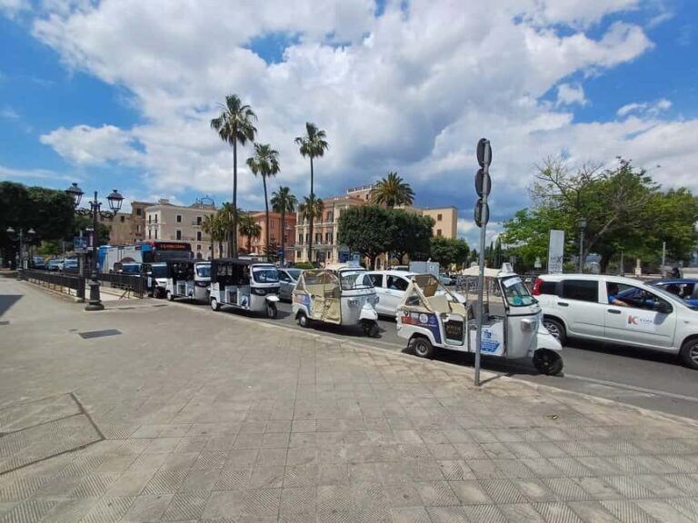 Taranto: Falanto Tour of the Old Town and Borgo Umbertino - The Streets and the Vibe