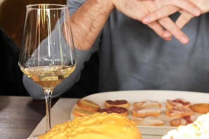 Tasting of 7 wines in the Langhe and visit to the cellar - Key Points