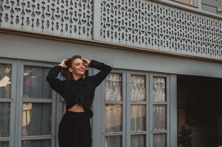 Tbilisi: Alternative Guided Walking Tour with Wine & Snacks - Practical Details & Tips