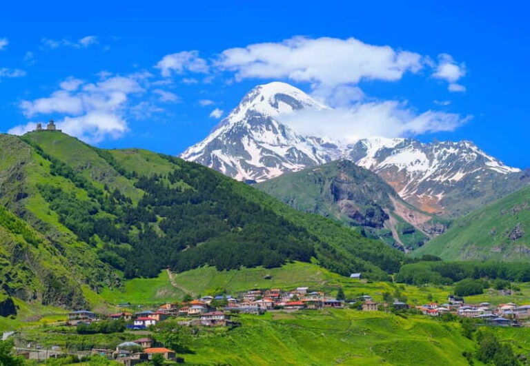 Tbilisi: Day Trip to Kazbegi, Gudauri, Gergeti, and Ananuri - Who is This Tour Best For?