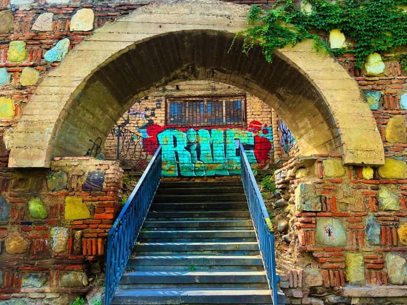 Tbilisi: Hidden Gems Walking Tour with Food & Wine Tastings - What You Can Expect from This Tour