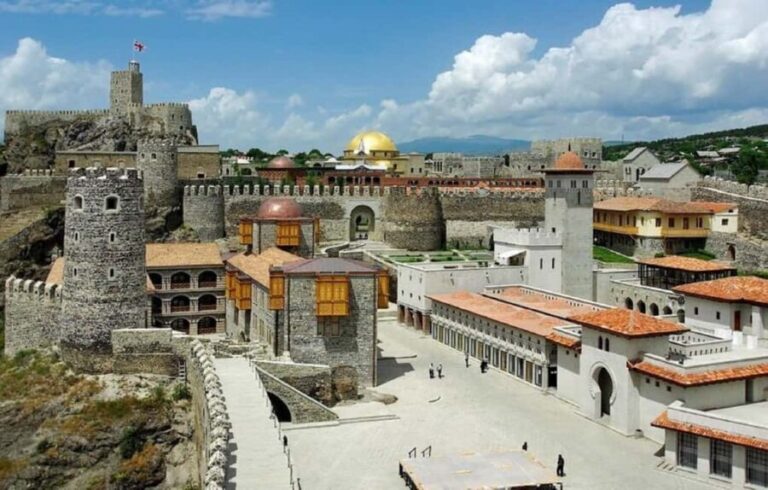 Tbilisi: In Every Cave: Vardzia and Uflistsikhe with A Local - What’s the Verdict?