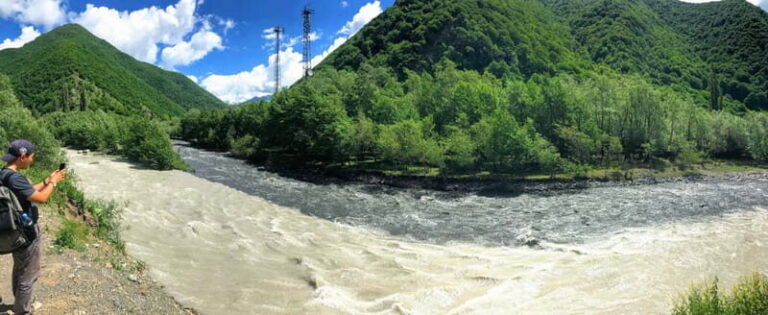 Tbilisi: Kazbegi Gudauri Ananuri and Truso Adventure by 4x4 - A Deep Dive into the Experience