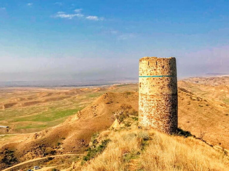 Tbilisi: Real Adventure  Gareja & Rainbow Desert 4x4 + Hike - What Makes This Tour Special