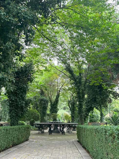 Tbilisi: Ritual Palace & Vintage Car Museum - The Garden and Arkadia Halls Peacocks