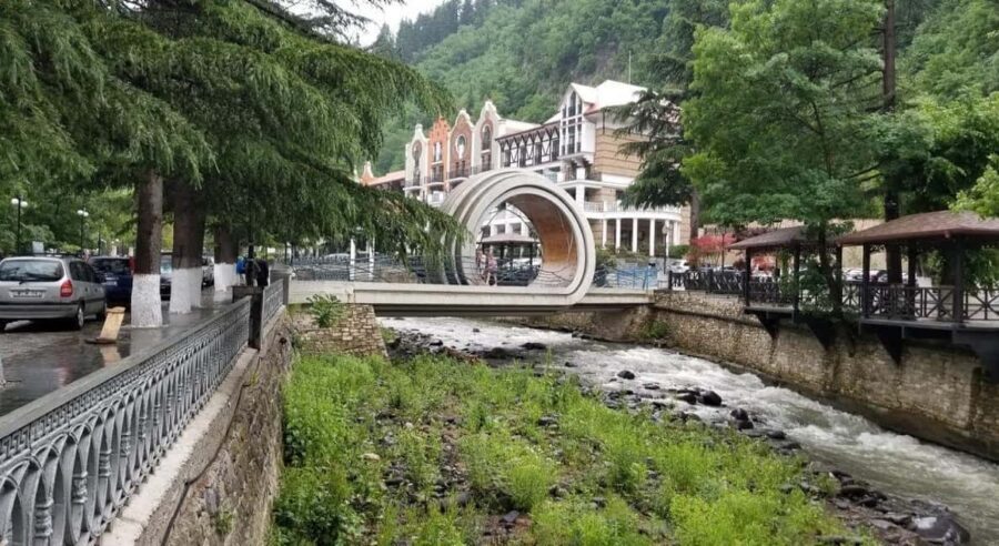 Tbilisi: Vardzia, Khertvisi, Rabati & Borjomi Day Trip - Vardzia: The Cave City Marvel