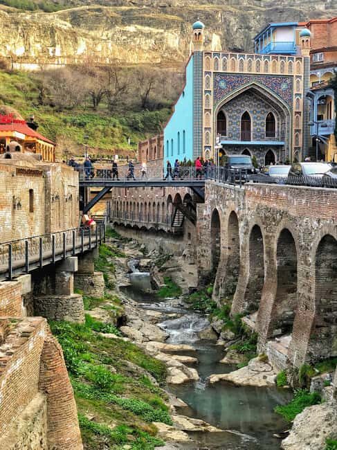 Tbilisi Walking Tour with Local Guide & Cable Car Experience - What Makes This Tour Stand Out?