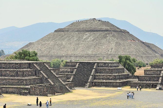 Teotihuacan Piramids and Shrine of Guadalupe without Lunch from Mexico City - The Basilica of Our Lady of Guadalupe