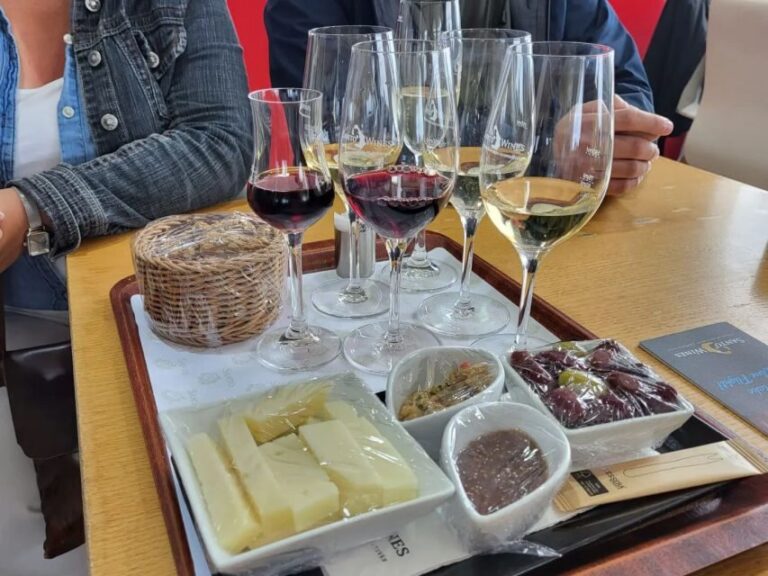 The 6-Hour Santorini Exploration From Beaches to Sunsets - A Detailed Look at the Itinerary