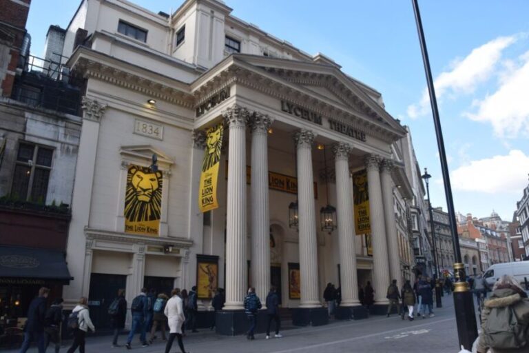 The Crown Walking Tour of London - The Sum Up