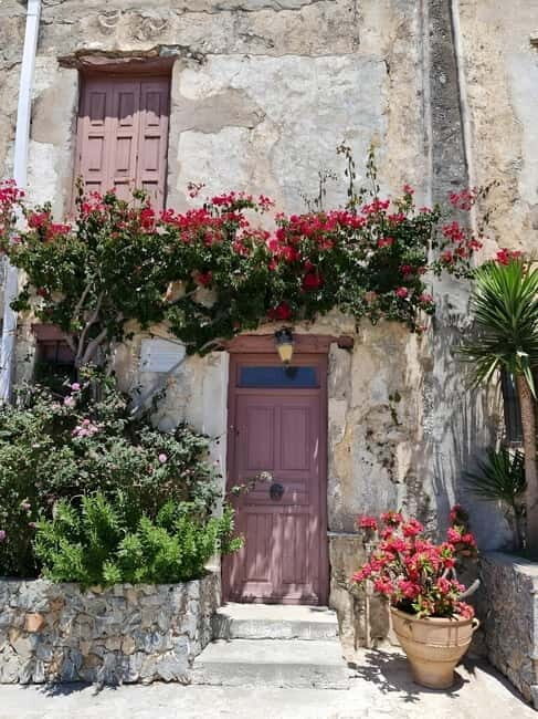 The selective food tour Feel like local from Heraklion - Deep Dive into the Stops