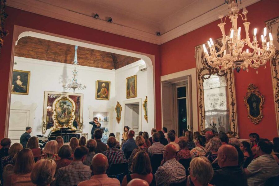 The Three Tenors in Sorrento: Opera Arias, Naples and Songs - An In-Depth Look at the Experience