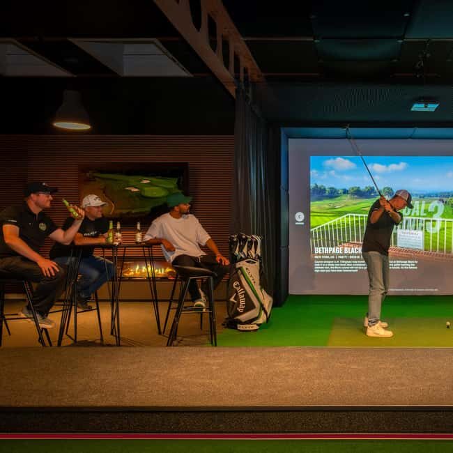 The Ultimate Berlin Golf Lounge for Groups, Games&Good Times - What the Experience Looks Like