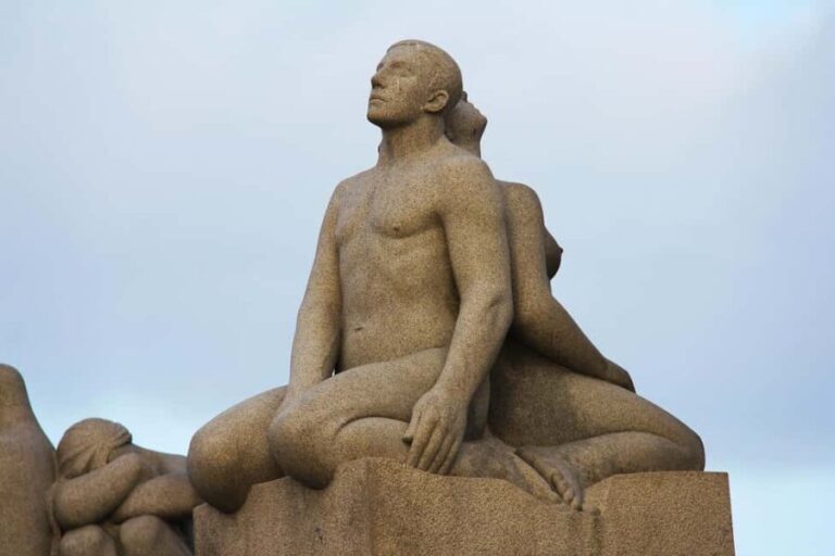 The Vigeland Park in Oslo: Picture-Perfect Walk with a Local - Why Choose This Tour?