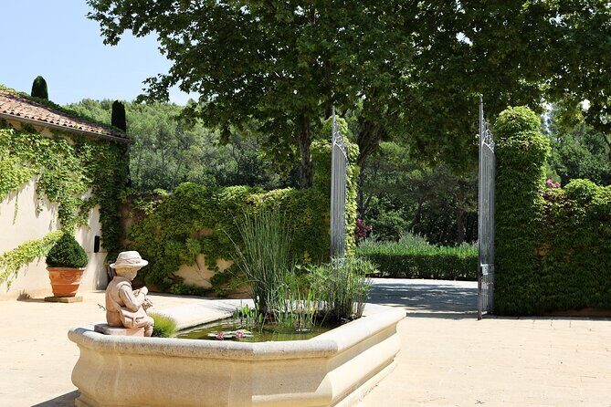 The wines of the Luberon, the Château de Lourmarin & Bastide du Laval olive oil - Who Would Love This Tour?