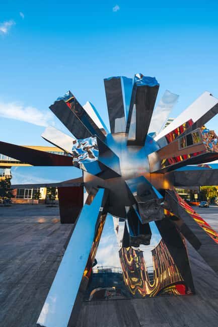 Tirana: City Tour with Photographer (book a day in advance!) - What to Expect During the Tour