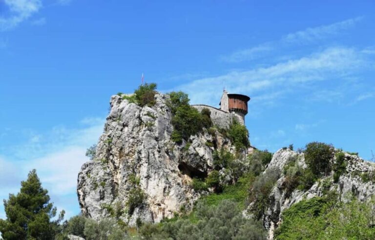 Tirana: Day Trip to Berat via Petrela and Elbasan Castles! - Berat: The UNESCO Gem