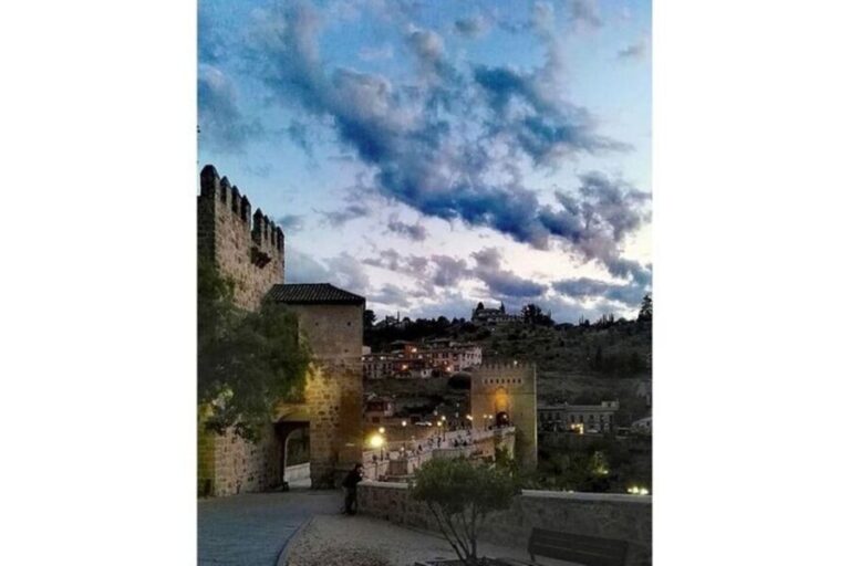 Toledo: Private Walking Tour with a Local Guide - What Travelers Say