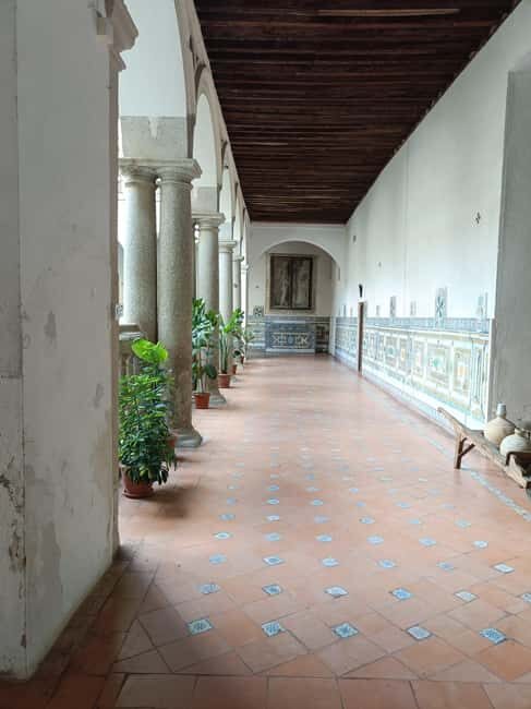 Toledo: Ruta de Conventos con degustación de mazapán y vino - The guide makes a difference