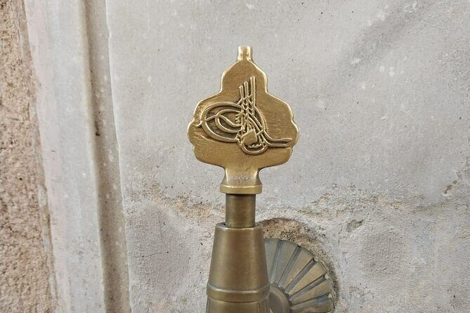 Topkapi Palace with Harem Walking Tour with Guide - The Real Value: Tips for Making the Most of the Tour