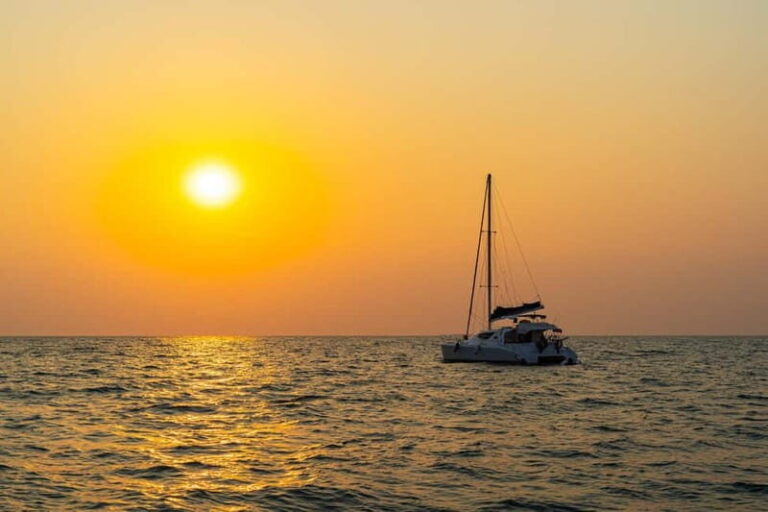 Torrevieja: Sundowner tour on the catamaran Apaleo - Who This Tour Is Perfect For