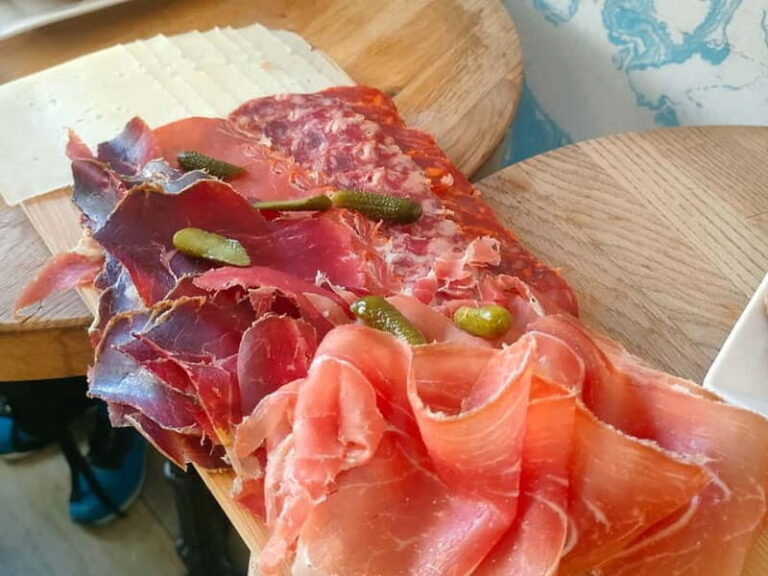 Toulouse: Guided Food Tour with Tastings - The Neighborhoods and Atmosphere