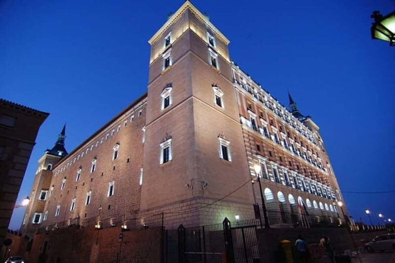 Tour Nocturno de Leyendas y Misterios con Subterráneo - What Makes This Tour Stand Out?