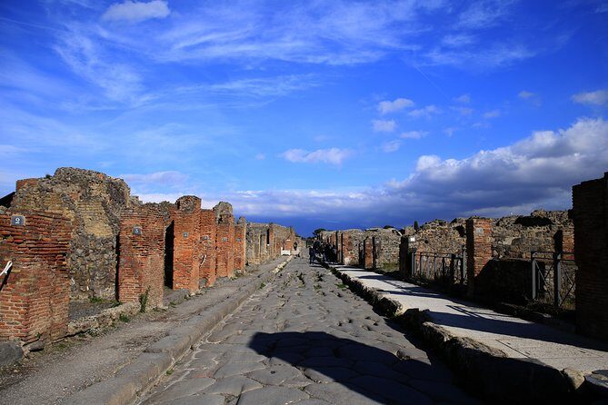 Tour of Pompeii for Kids & Families with Alex and his team - The Itinerary in Detail