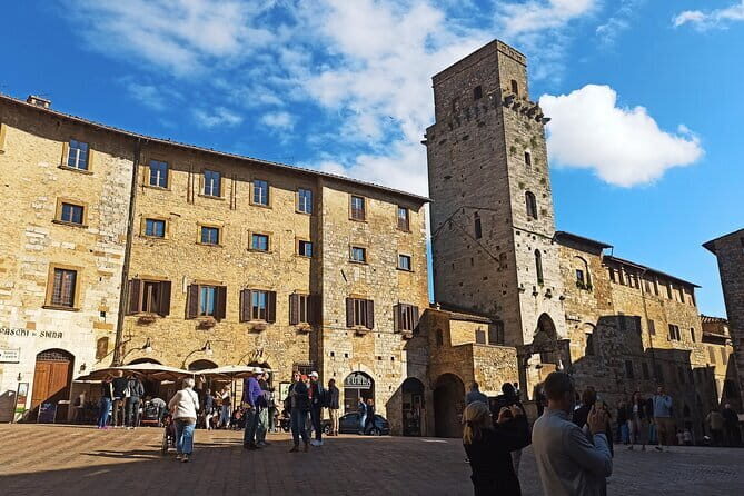 Tour of San Gimignano and Private Wine Experience in Chianti - Who Should Consider This Tour?
