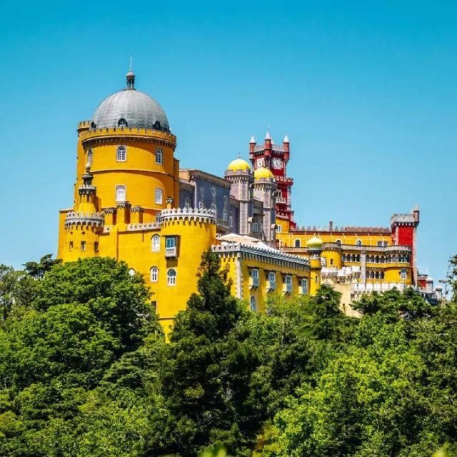 Tour Sintra - Castles and visit to the shore - The Value of the Tour