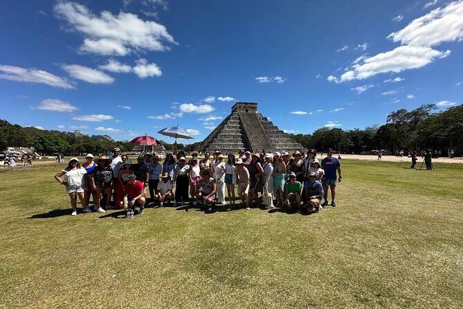 Tour to Chichen Itza-Tickets, food and cenote - The Guides: Knowledge and Hospitality