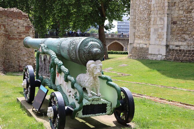 Tower of London Guided Tour, Crown Jewels, Tower Bridge - What the Reviews Say