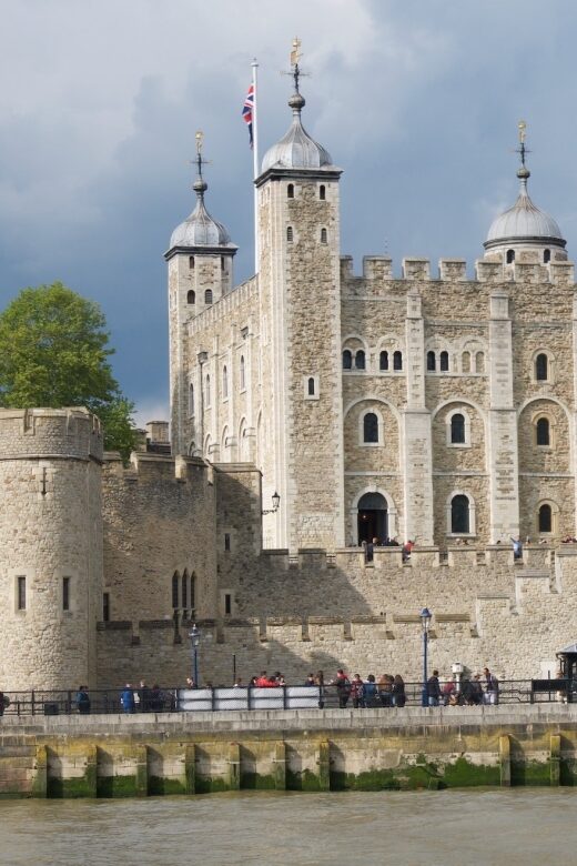 Tower of London Private Tour - The Crown Jewels and Royal Artifacts