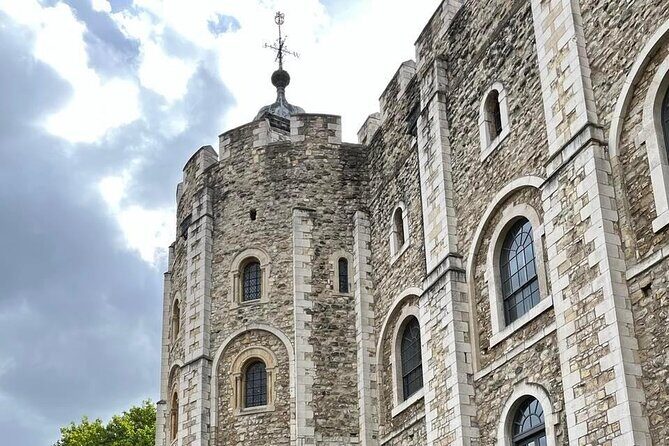 Tower of London Private Tour for Families and Friends - Deep Dive into the Itinerary