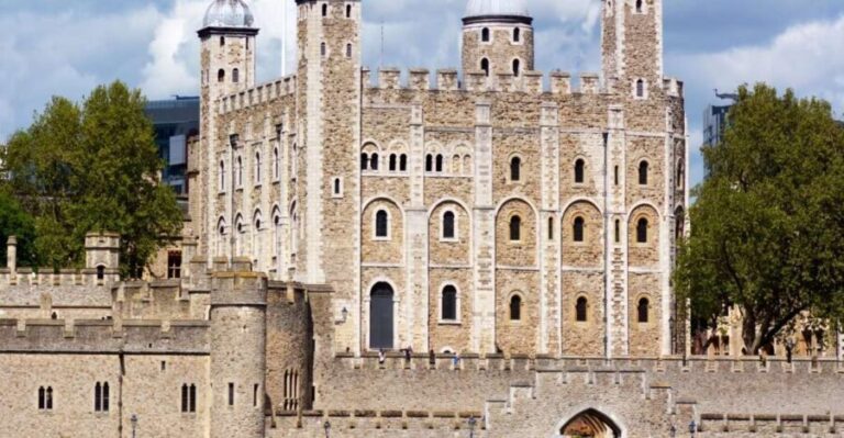 Tower of London Tour with Private Guide, Tickets, Pickup - The Value of Reserved Tickets and Guided Commentary