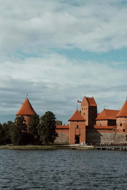Trakai: Scenic Lake Vilkoknis Flight Tour - The Itinerary: A Compact but Rich View of Trakai’s Landscape