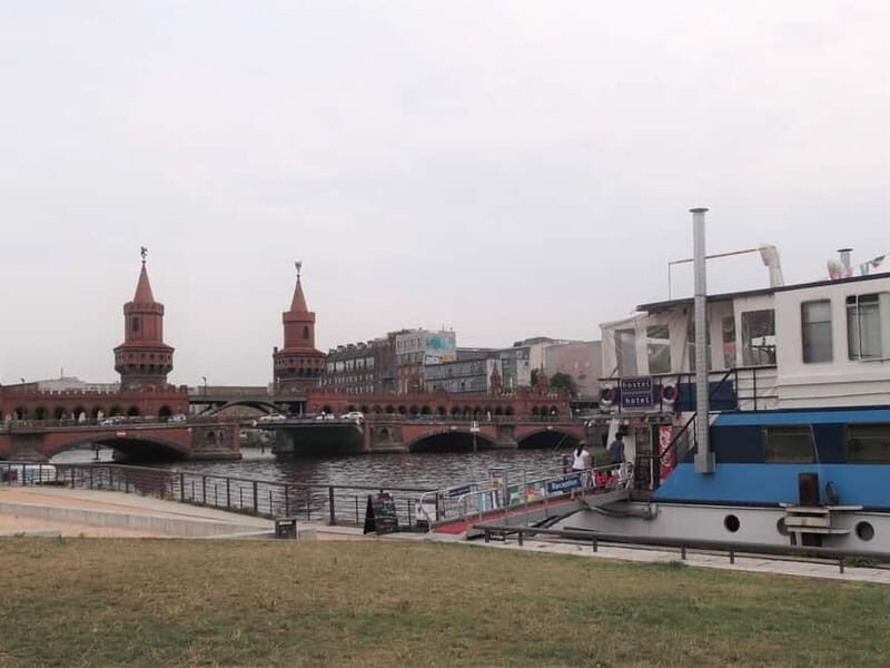 Tranfer with small or Bigger introduction Tour Berlin - Who Will Love This Tour?