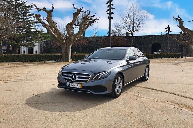 Transfer Airport (OPO) - Porto Centro - The Vehicle and the Experience