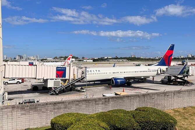 Transfer From Fort Lauderdale Airport with Meet & Greet Service - The Pickup Experience and Meeting Point