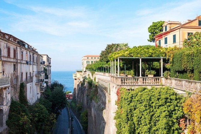 Transfer Naples to Sorrento, stop Pompei - What You Can Expect from This Tour