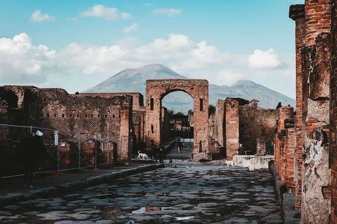 Transfer Rome to Positano, stop in Pompei - What to expect along the itinerary