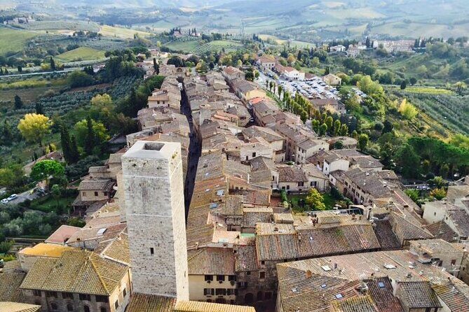 TRANSFER TOUR Florence to Lucca with a stop in San Gimignano - The Itinerary: What You Can Expect