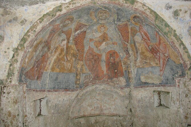 Trekking towards Torrente Gravina and Rupestrian Churches of the Murgia - A Deep Dive into the Matera Trekking Experience